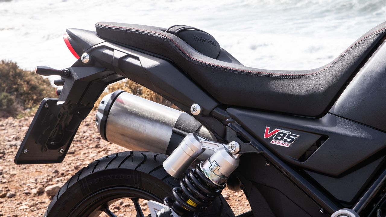 Moto Guzzi V85 Strada 2024