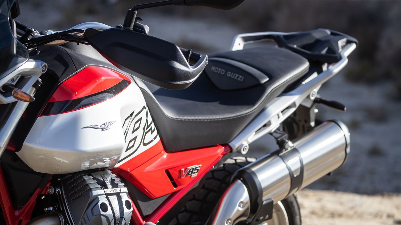 Moto Guzzi V85 TT 2024