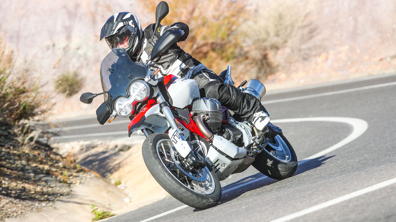 Moto Guzzi V85 TT 2024