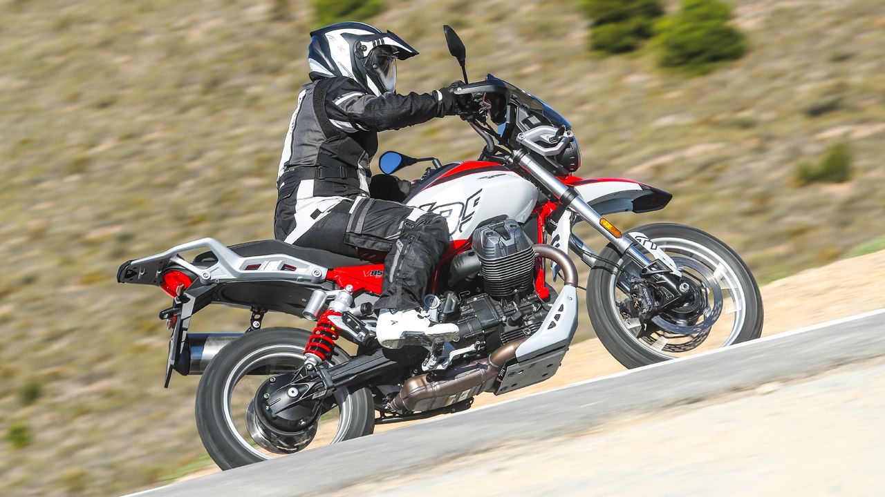 Moto Guzzi V85 TT 2024