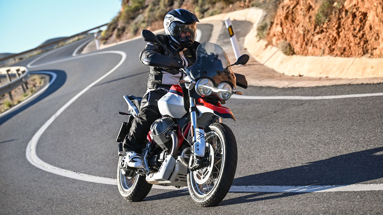 Moto Guzzi V85 TT 2024