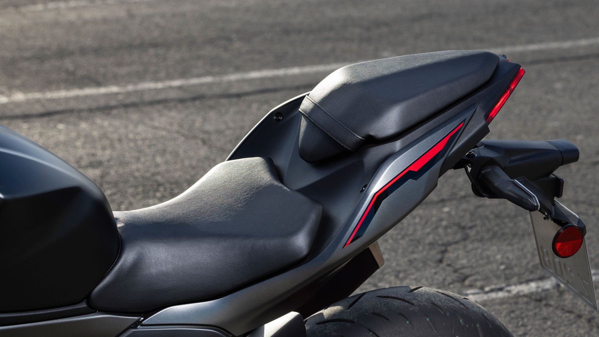 Kawasaki Z500 SE 2024 Detalles (39)