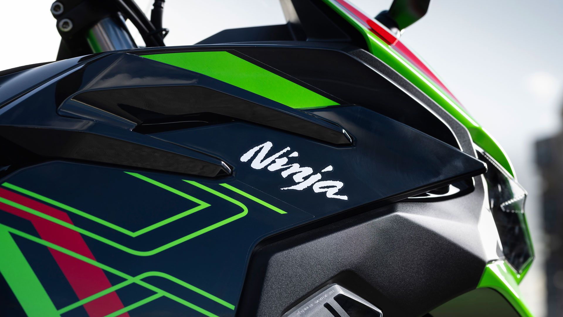 Kawasaki Ninja500 2024 Detalles (1)