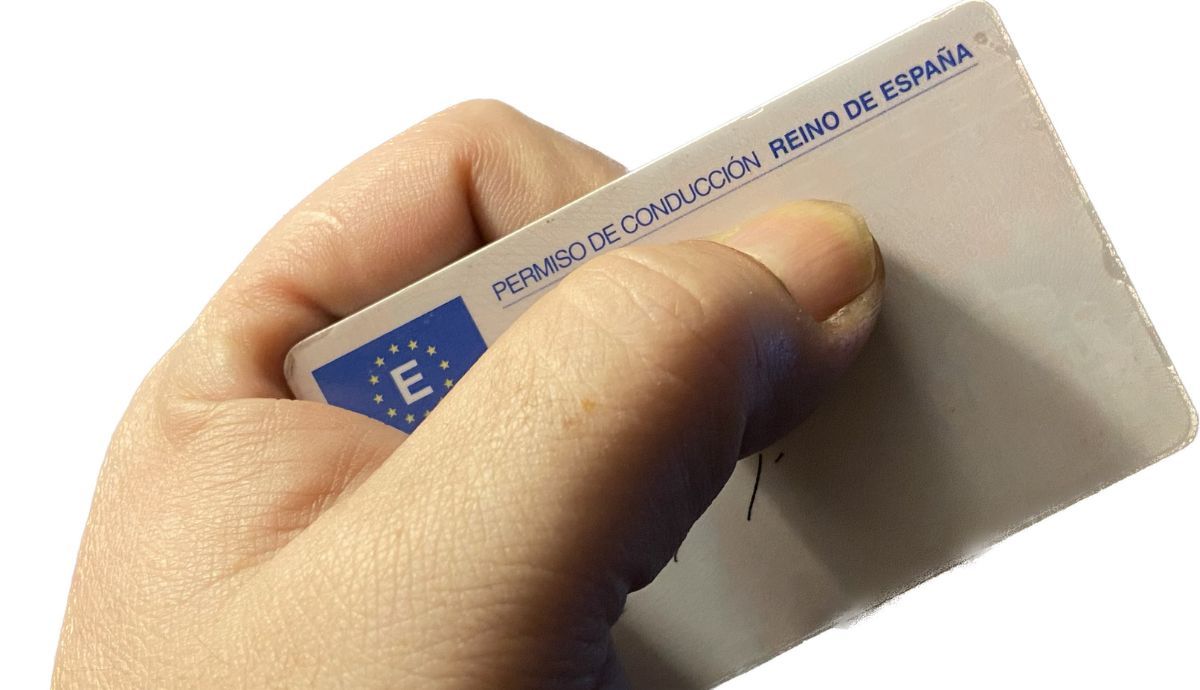 Nuevo servicio DGT: canje digital de permisos de conducción 