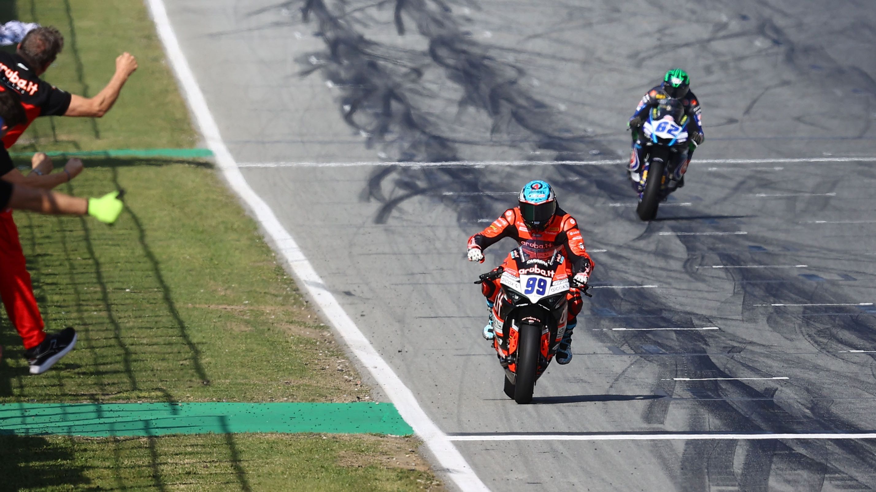 Adrián Huertas ha logrado en Catalunya su primera victoria en el Mundial de Supersport