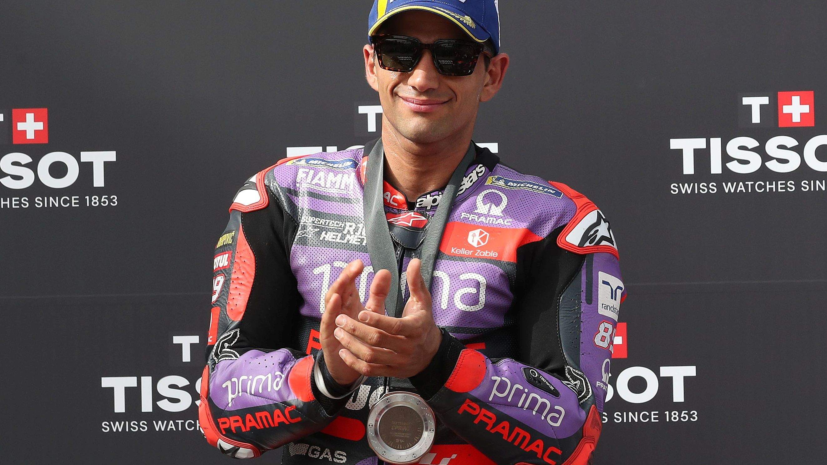 Jorge Martín con su medalla de bronce en el Sprint de Portimao