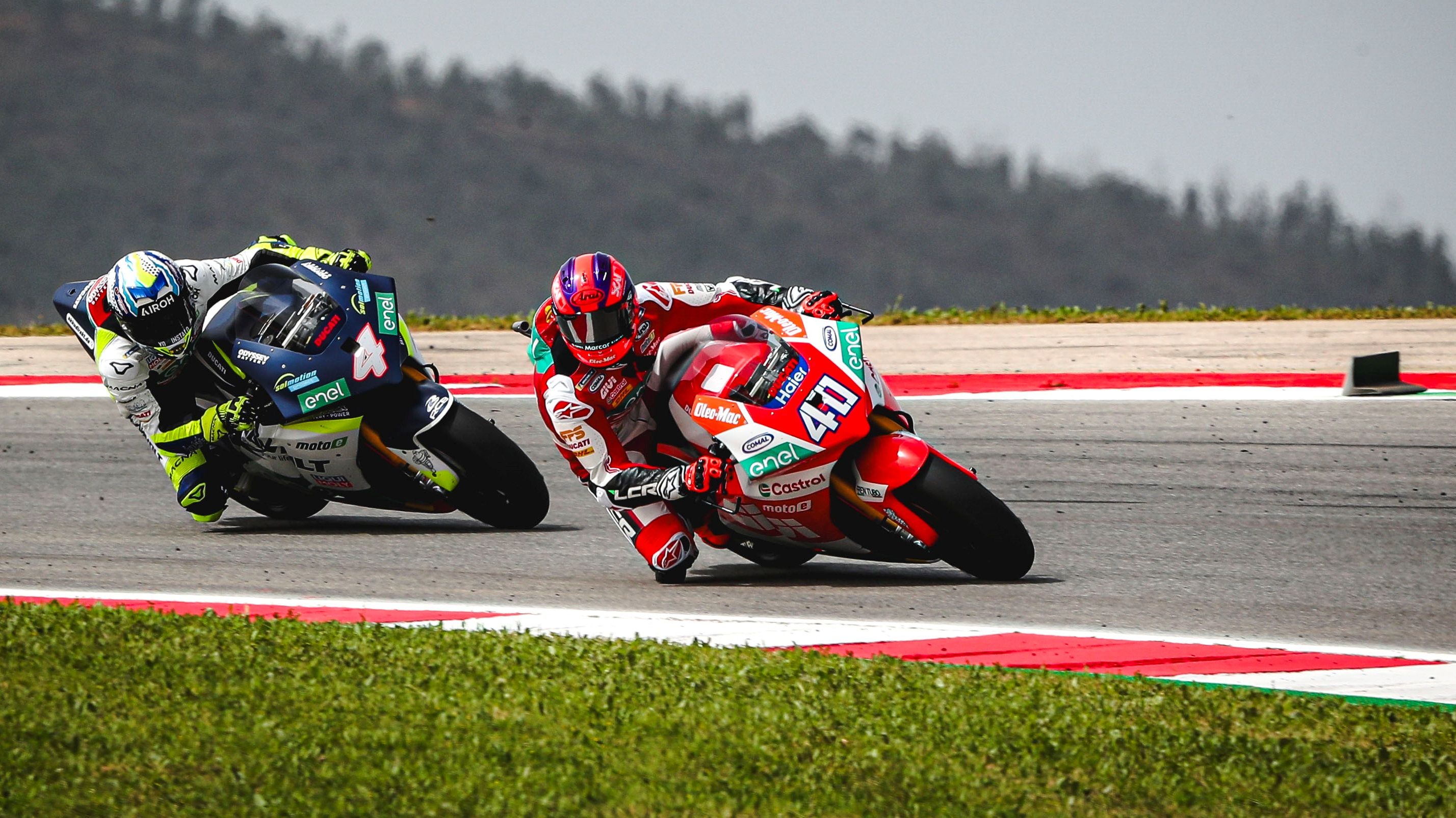 Mattia Casadei sale líder de MotoE 2023 por delante de Héctor Garzó