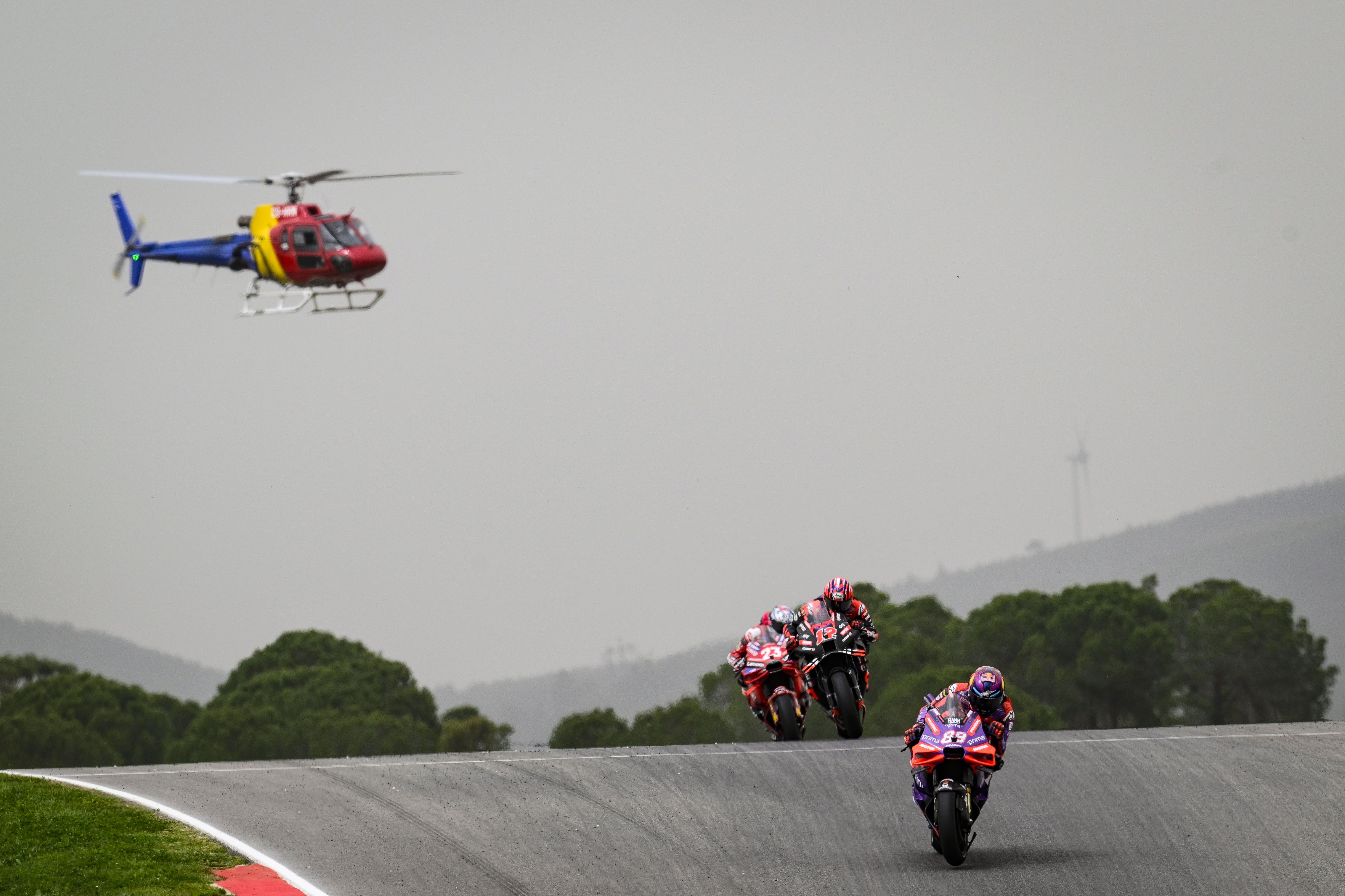 Jorge Martín se va de Maverick Viñales y Enea Bastianini, MotoGP Portimao 2024