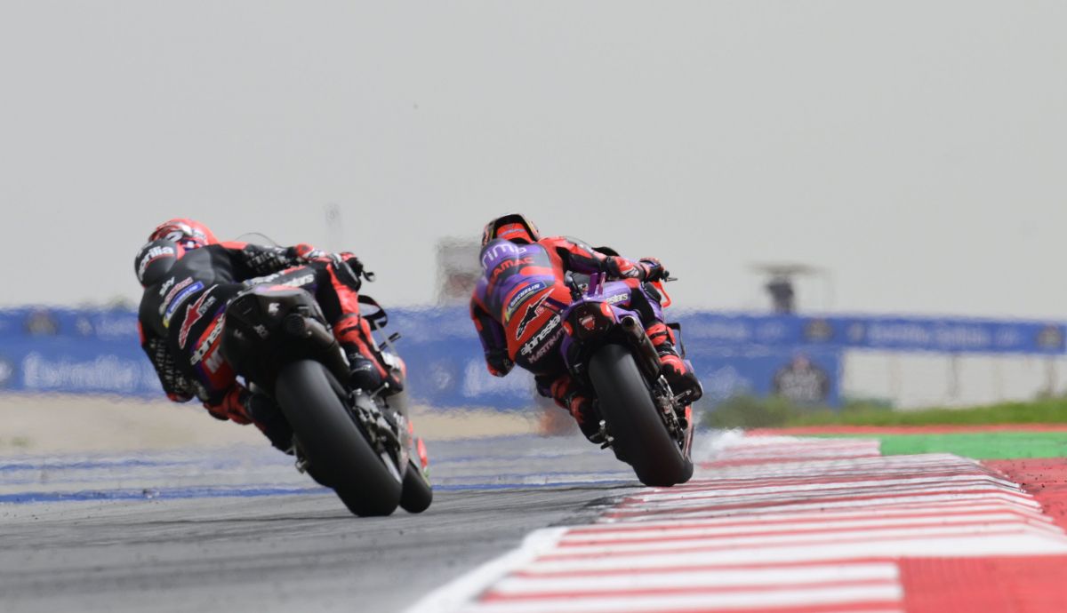 Maverick Viñales persigue a Jorge Martín, MotoGP Portimao 2024