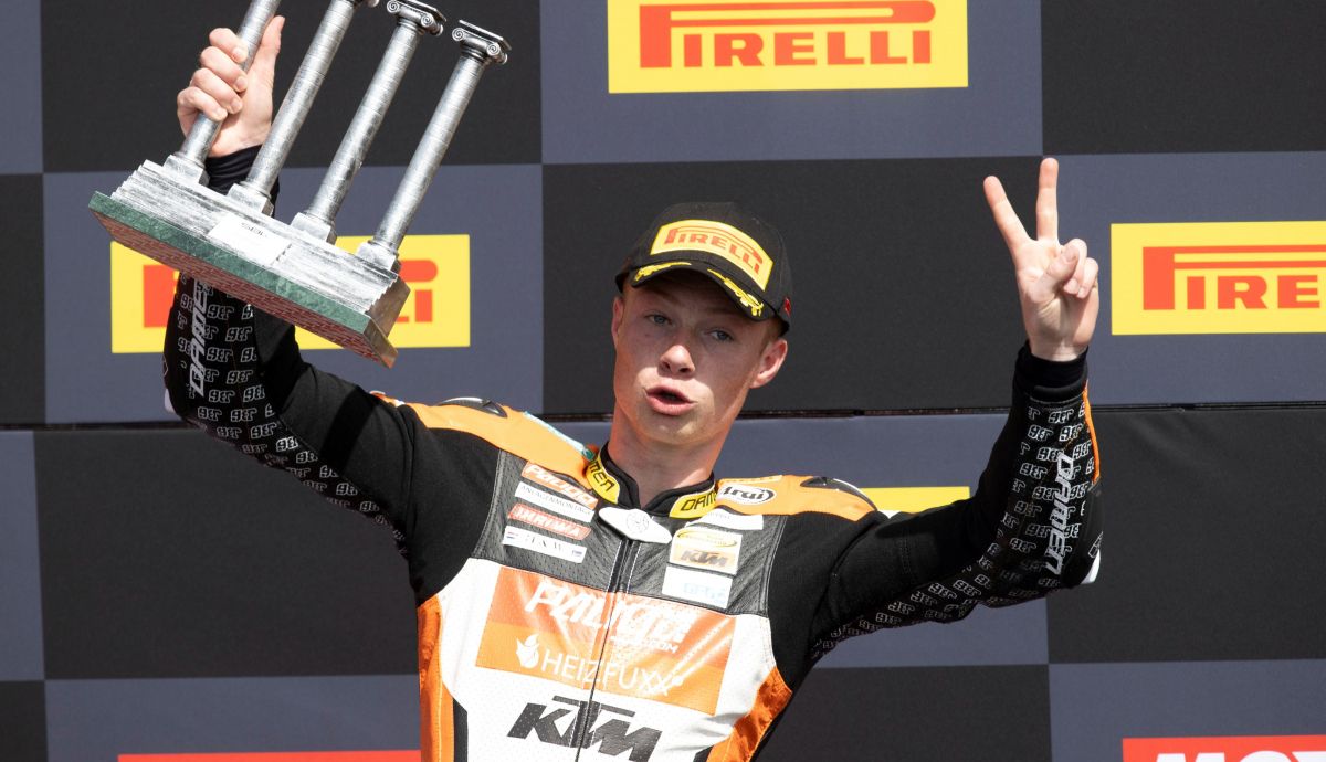 Jeffrey Buis heredó el triunfo en la primera carrera de Catalunya para estrenarse con la KTM en Supersport 300 Jeffrey Buis heredó el triunfo en la primera carrera de Catalunya para estrenarse con la KTM en Supersport 300