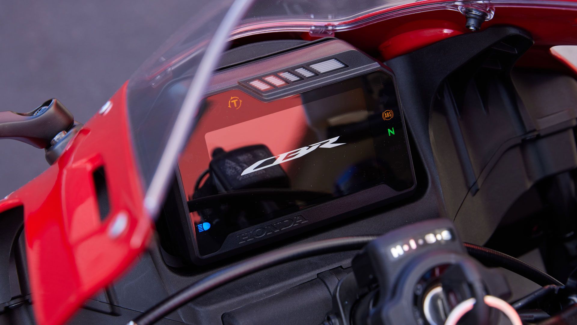 Honda CBR600RR 2024 Detalles (4)