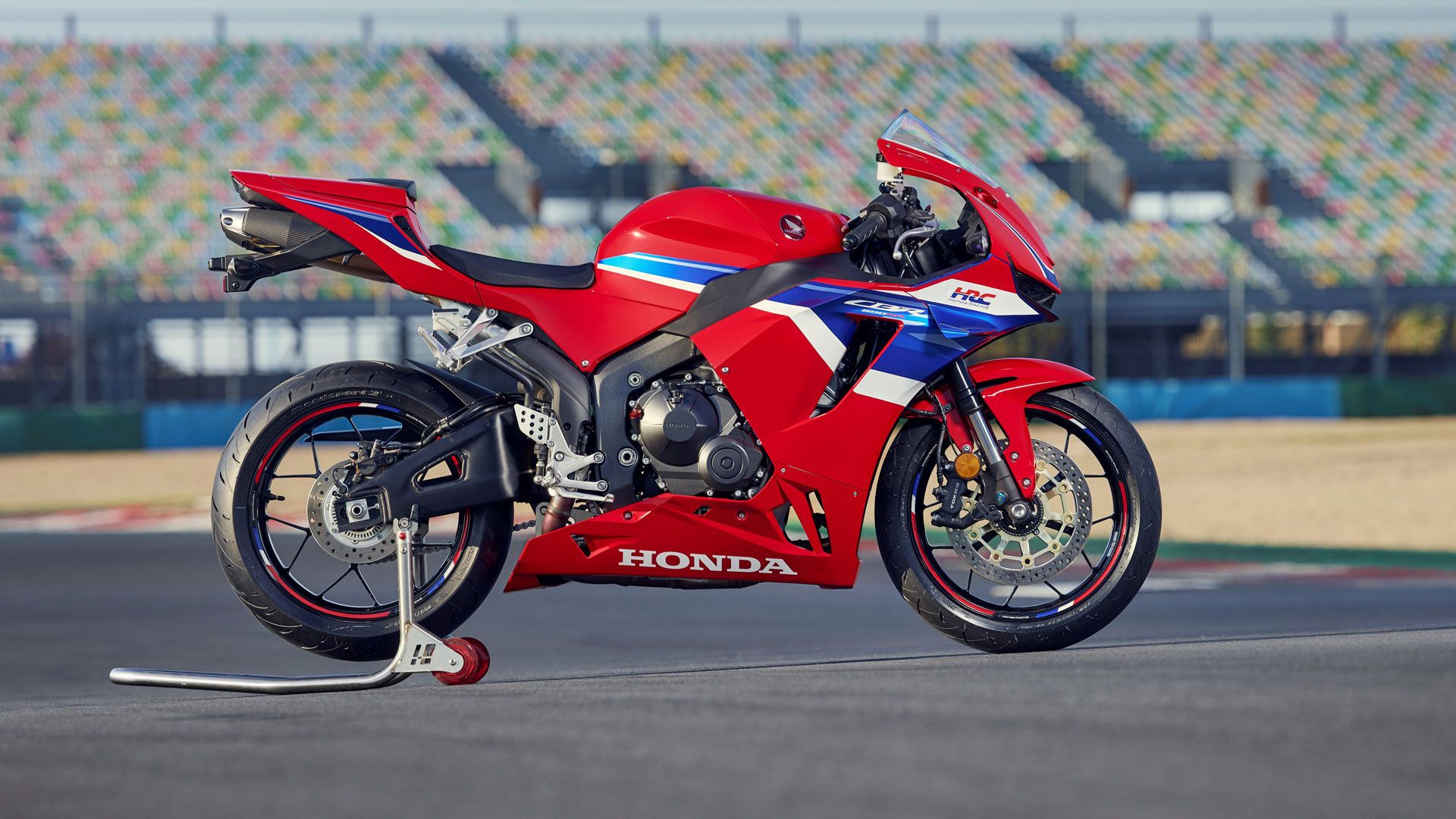 Honda CBR600RR 2024 Estatica (3)