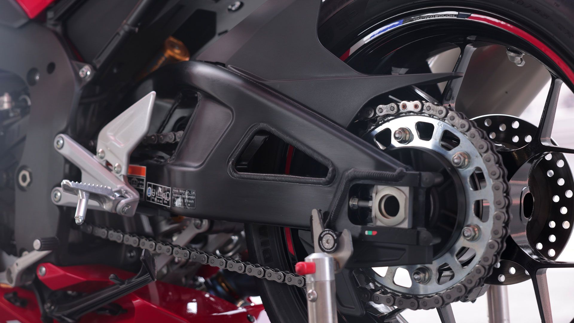 Honda CBR1000RR FireBlade 2024 Detalles (9)