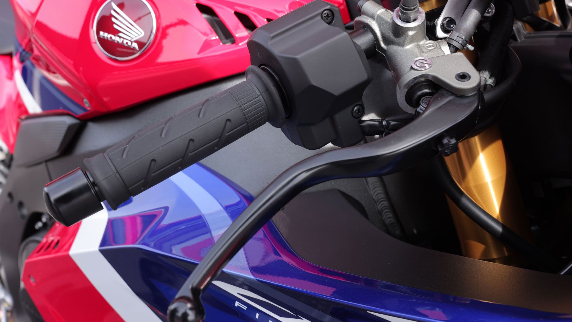 Honda CBR1000RR FireBlade 2024 Detalles (13)