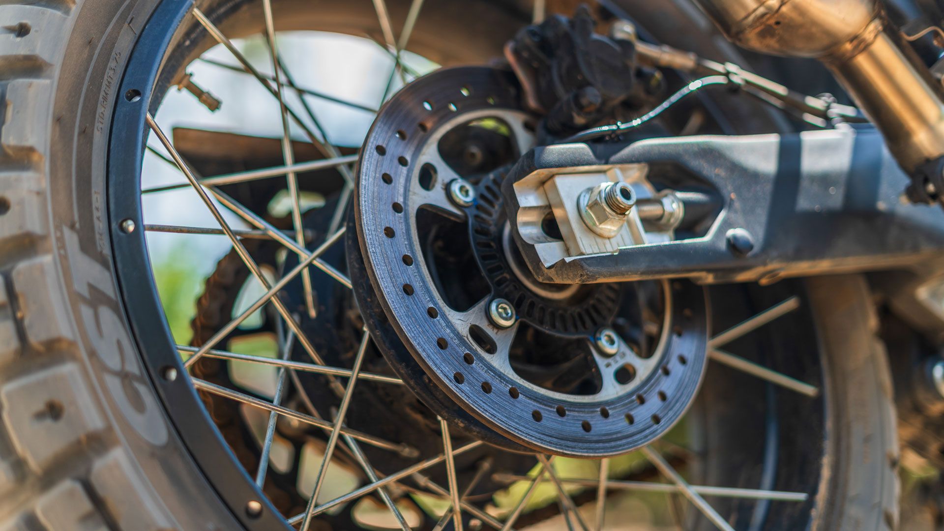 CFMoto 450 MT 2024 Detalles (3)