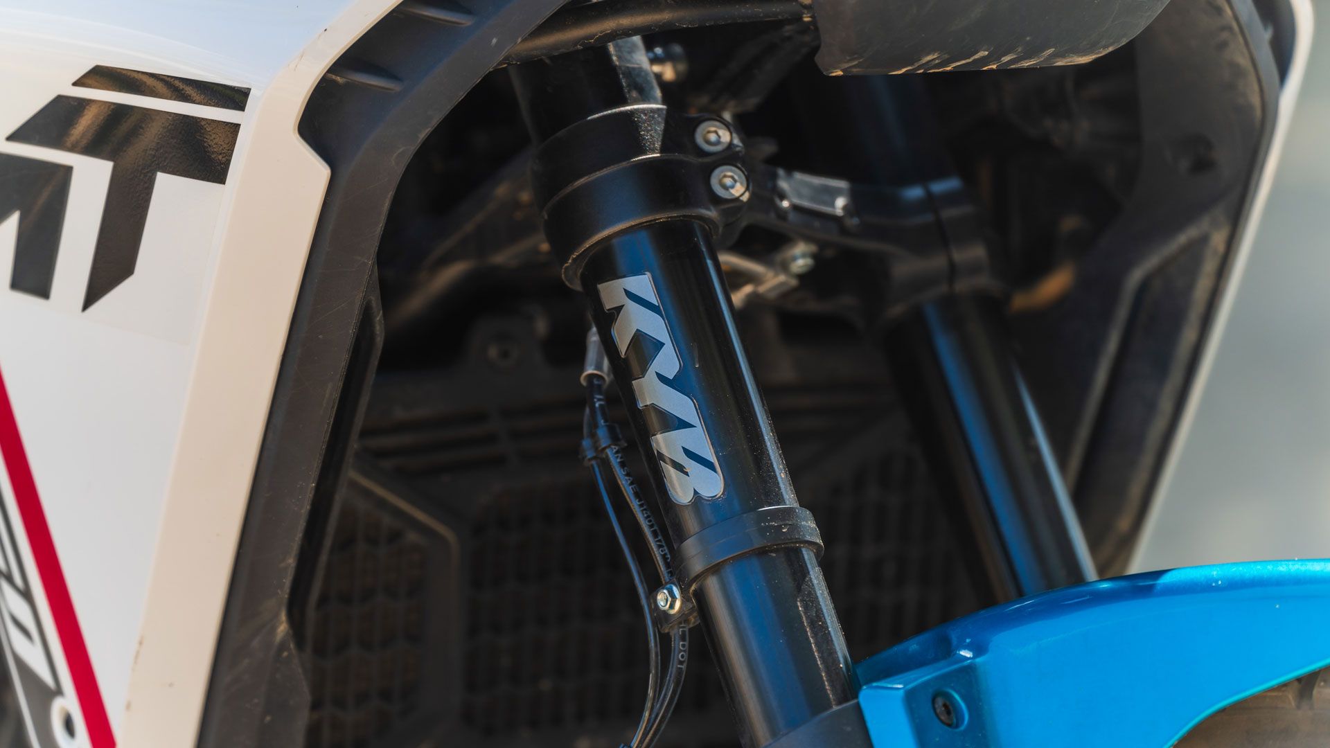 CFMoto 450 MT 2024 Detalles (31)