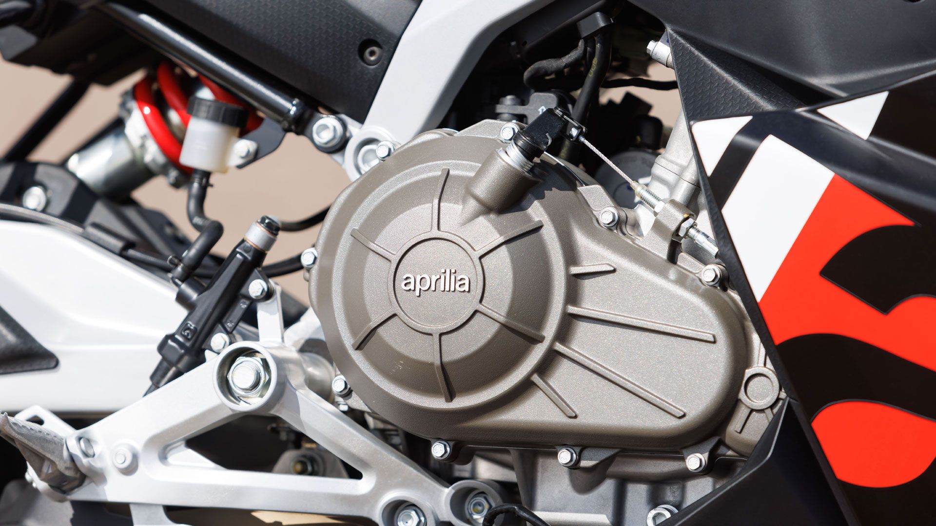 Aprilia RS457 2024 Detalles (2)