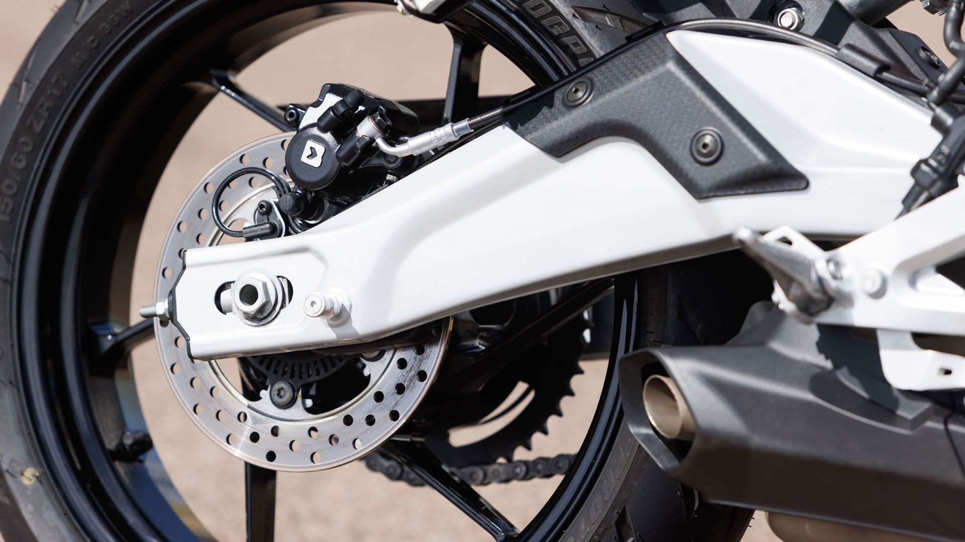Aprilia RS457 2024 Detalles (3)