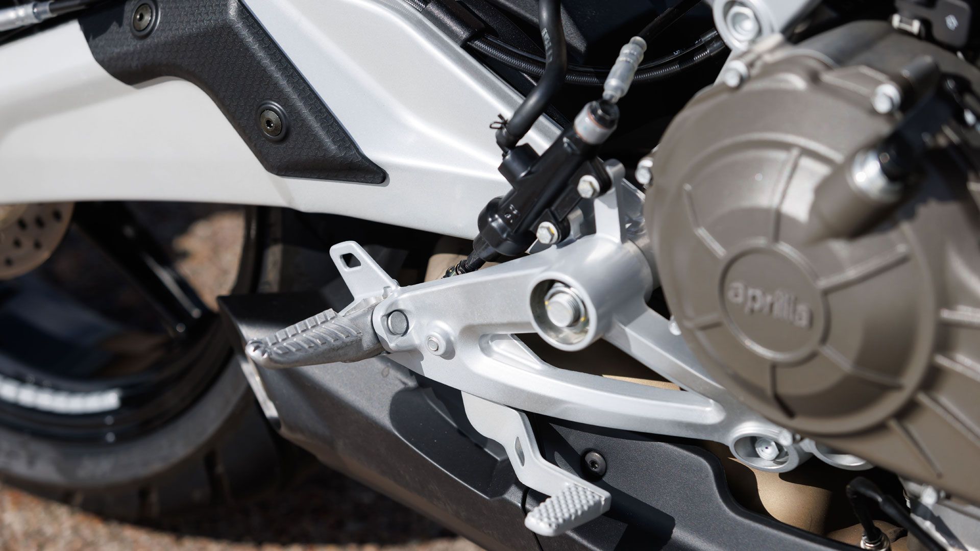 Aprilia RS457 2024 Detalles (4)