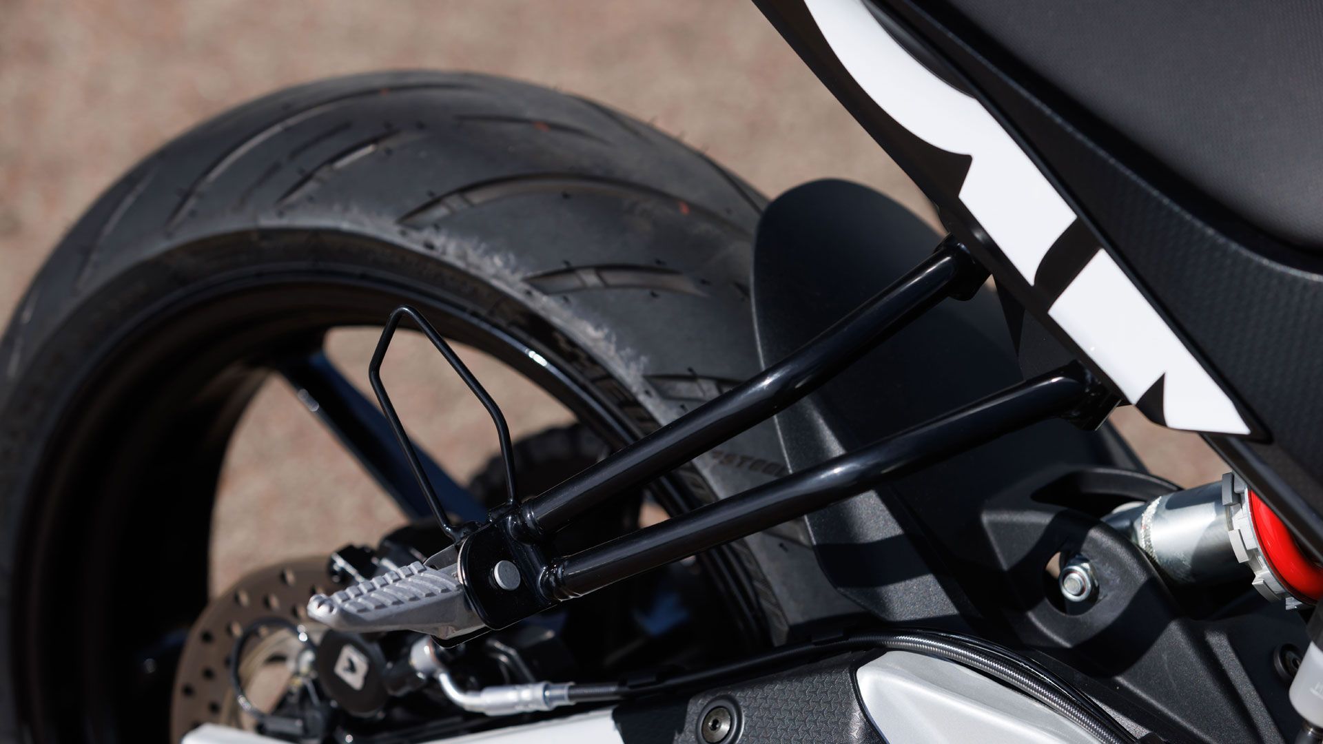 Aprilia RS457 2024 Detalles (5)