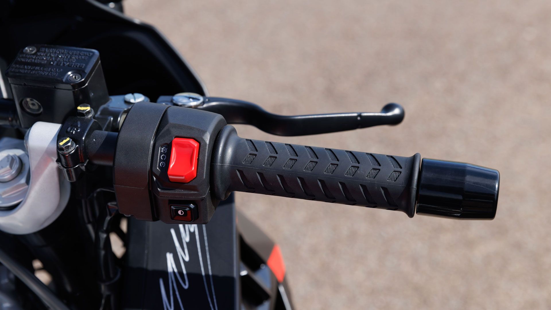 Aprilia RS457 2024 Detalles (11)
