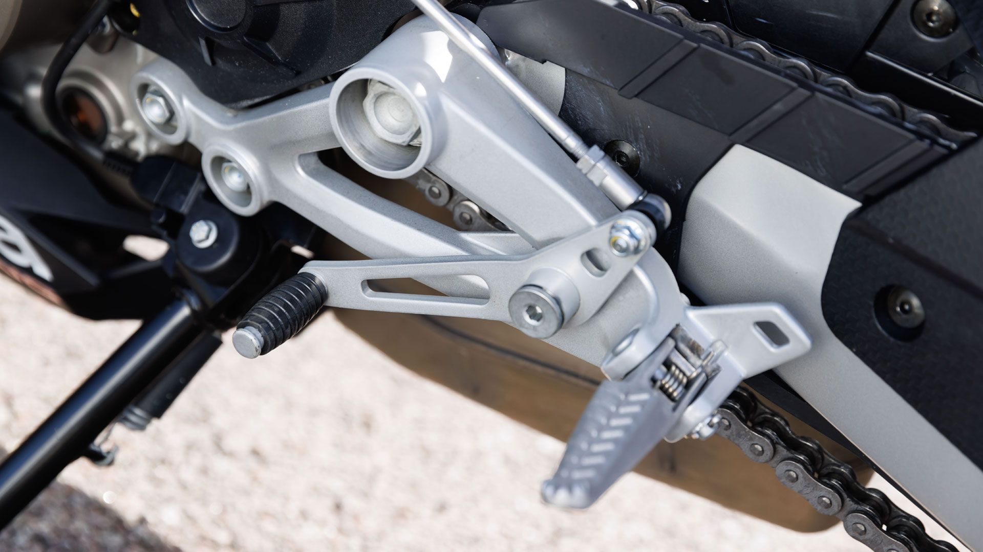 Aprilia RS457 2024 Detalles (17)
