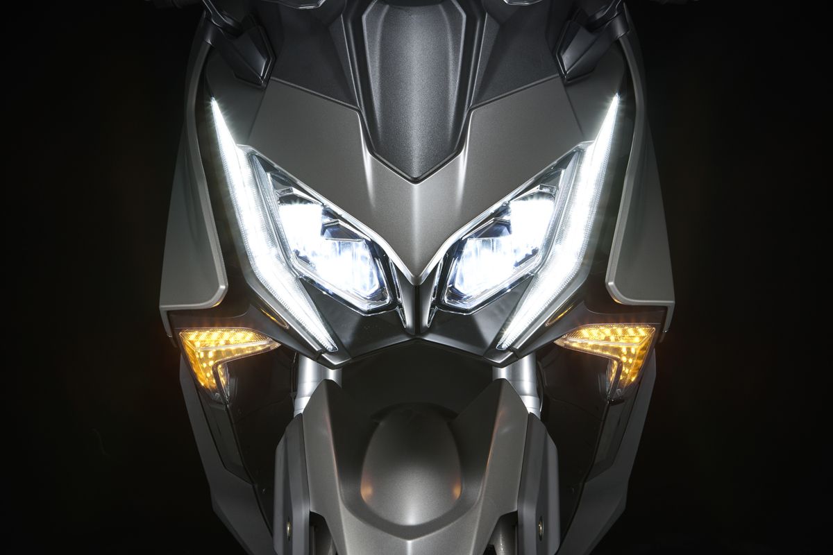 KYMCO AK 550 Premium detalles (12)