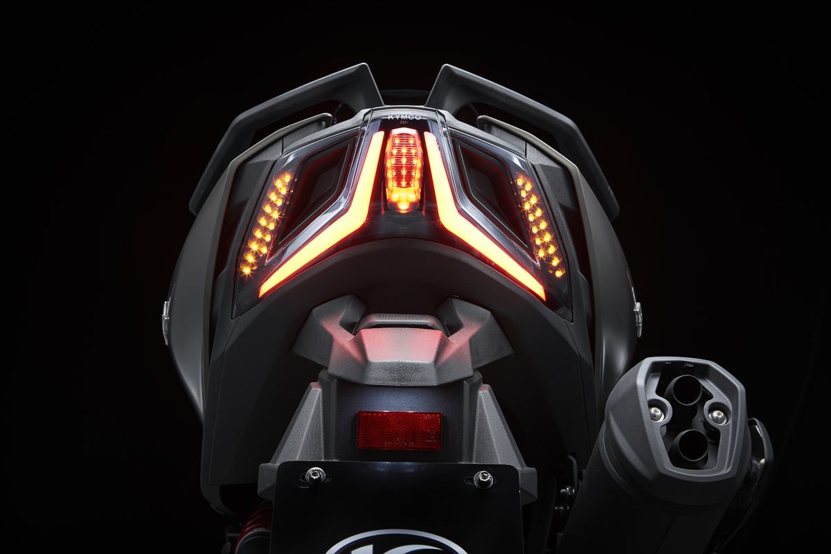 KYMCO AK 550 Premium detalles (15)