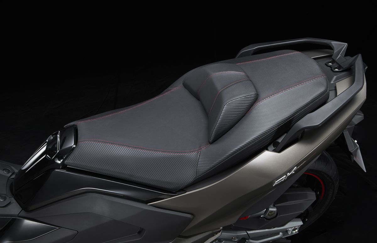 KYMCO AK 550 Premium detalles (17)