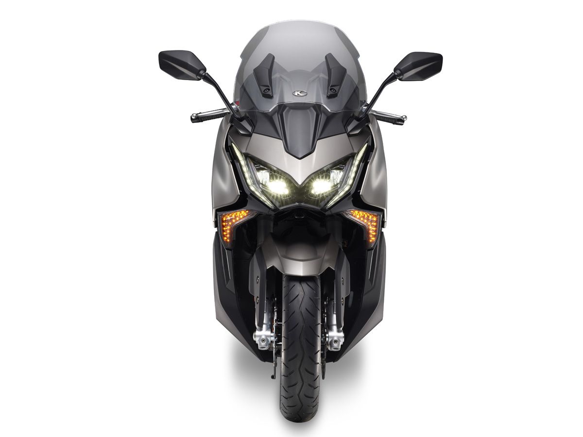 KYMCO AK 550 Premium estaticas (2)