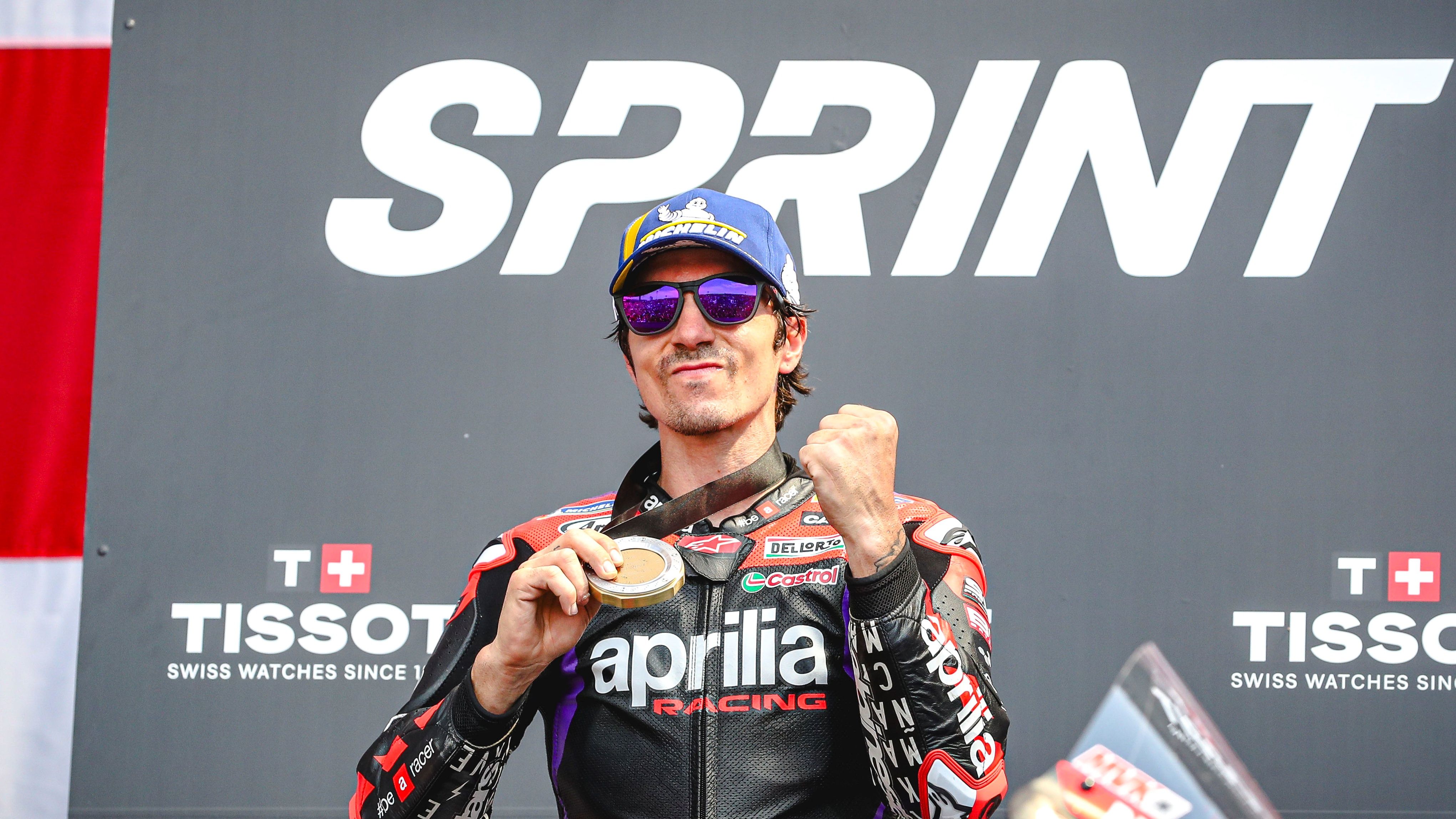 Maverick Viñales celebra su victoria en el Sprint de COTA