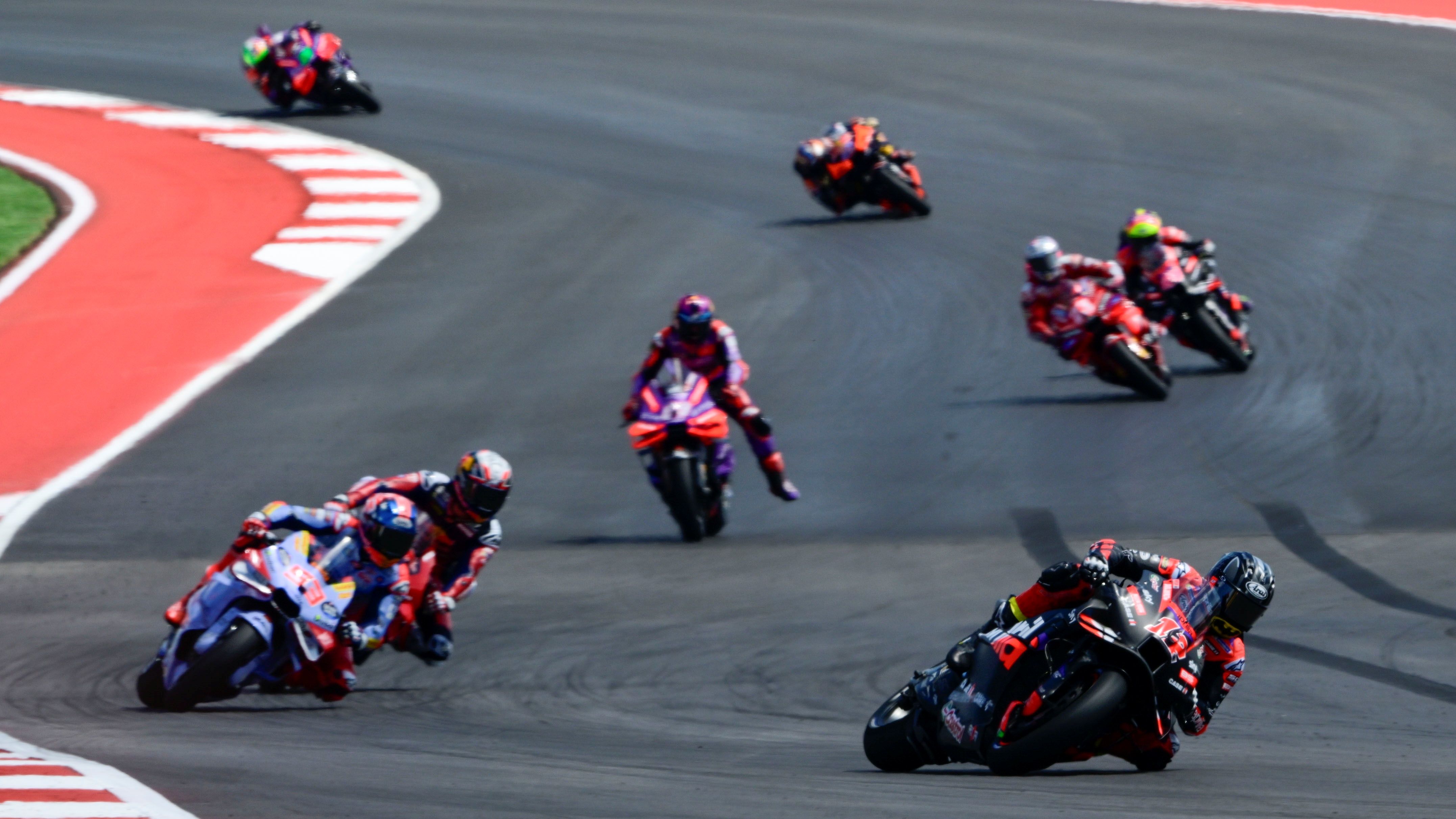 Maverick Viñales se escapa de Marc Márquez en el Sprint, MotoGP Américas 2024