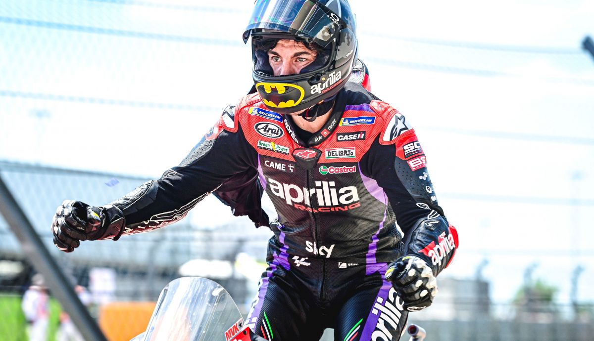 Maverick Viñales celebra su victoria en COTA Maverick Viñales celebra su victoria en COTA