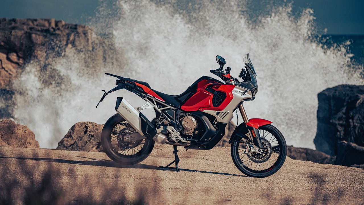 MV Agusta Enduro Veloce 2024