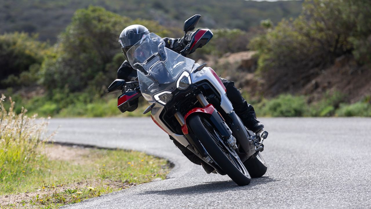 MV Agusta Enduro Veloce 2024