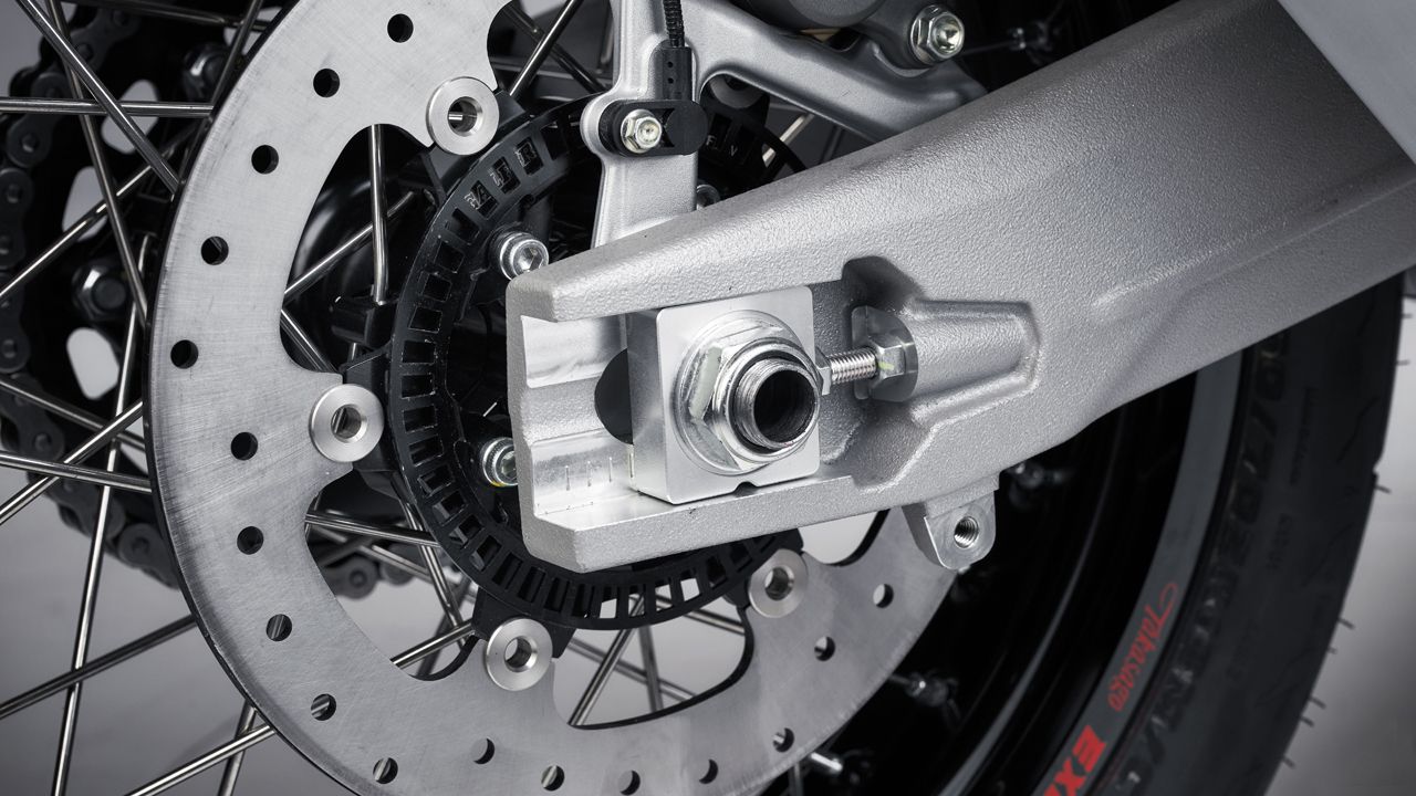MV Agusta Enduro Veloce 2024