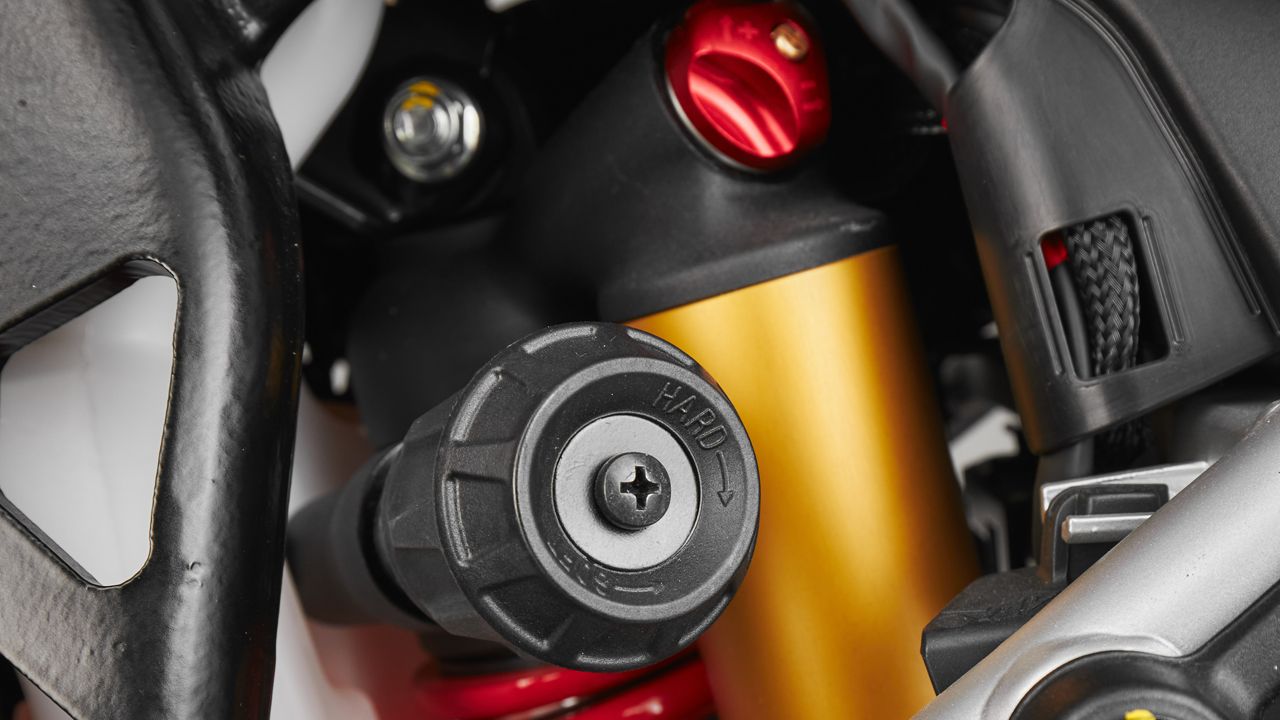 MV Agusta Enduro Veloce 2024