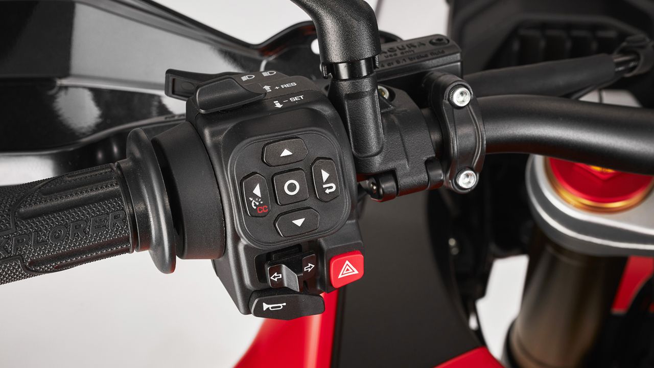 MV Agusta Enduro Veloce 2024