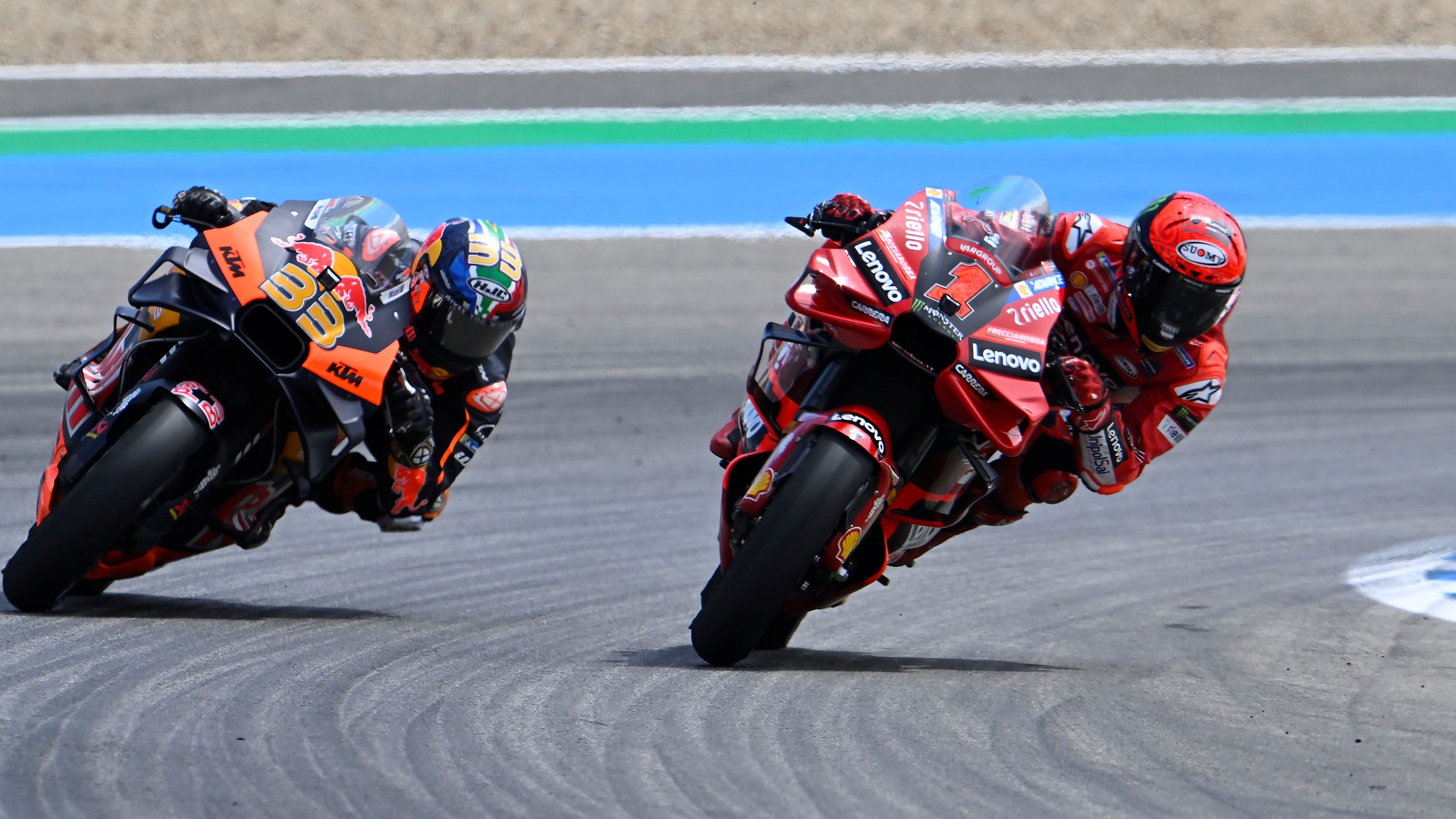Pecco Bagnaia y Brad Binder fueron protagonistas en la carrera de MotoGP del pasado curso en Jerez
