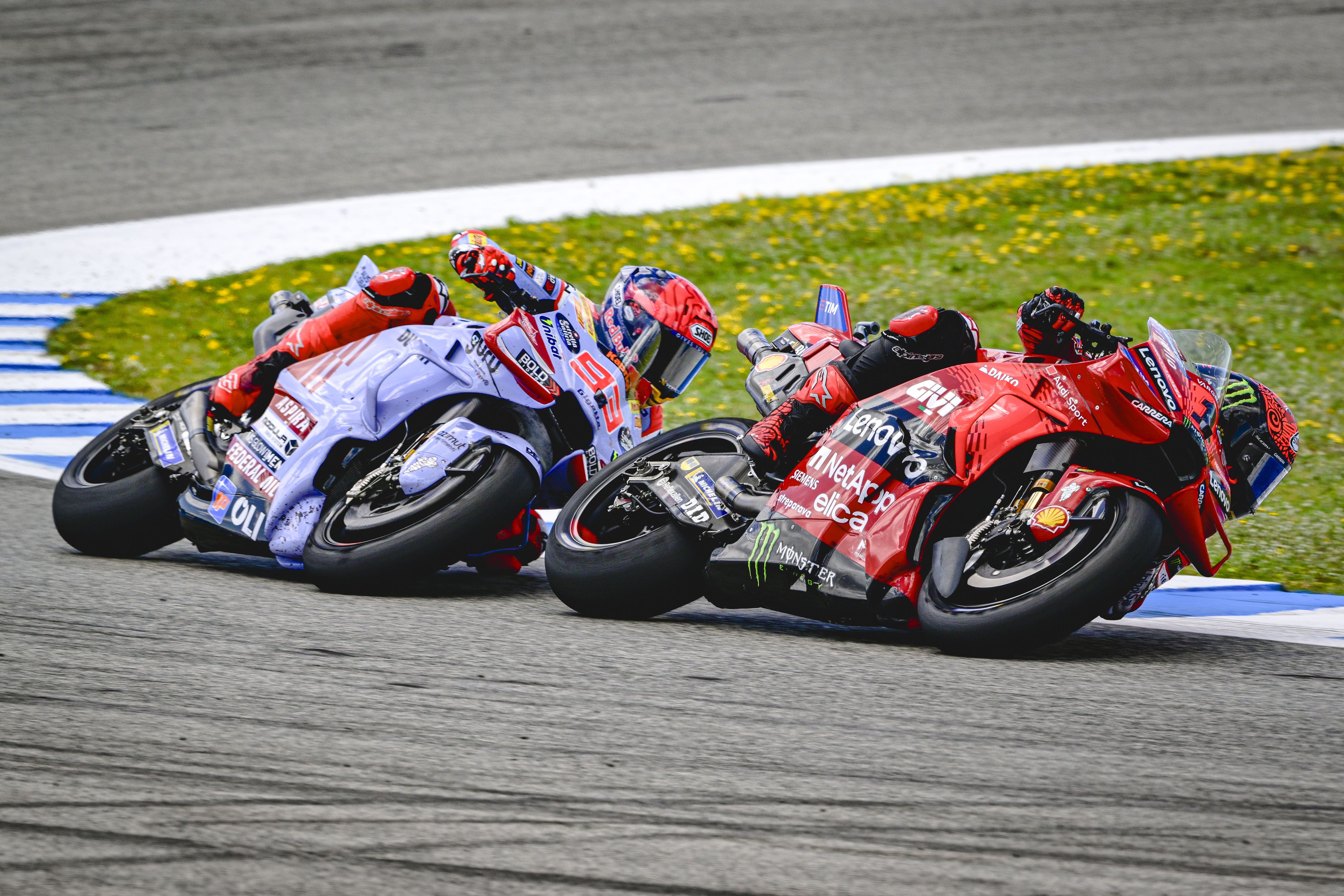 Pecco Bagnaia se lleva el duelo del año en Jerez frente a Marc Márquez