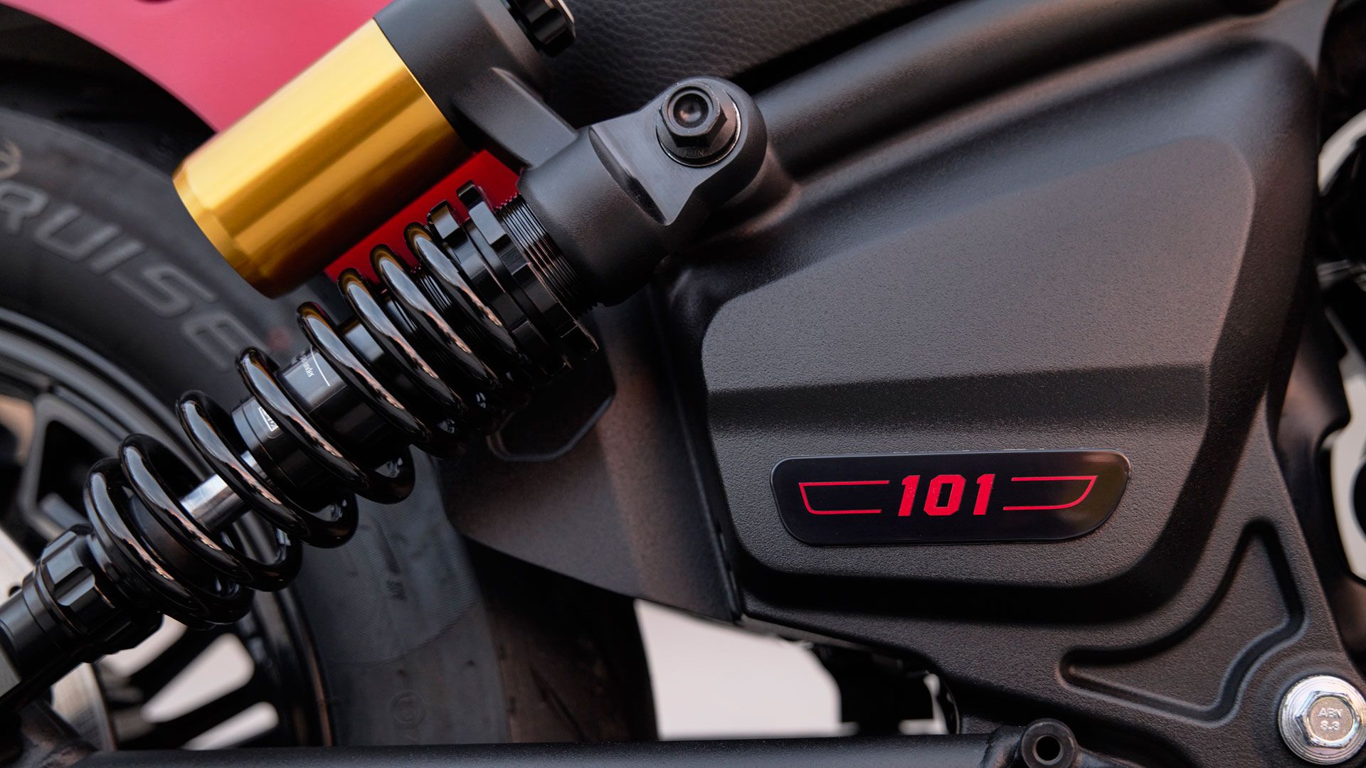 Indian Scout 101 2025 Detalles (1)