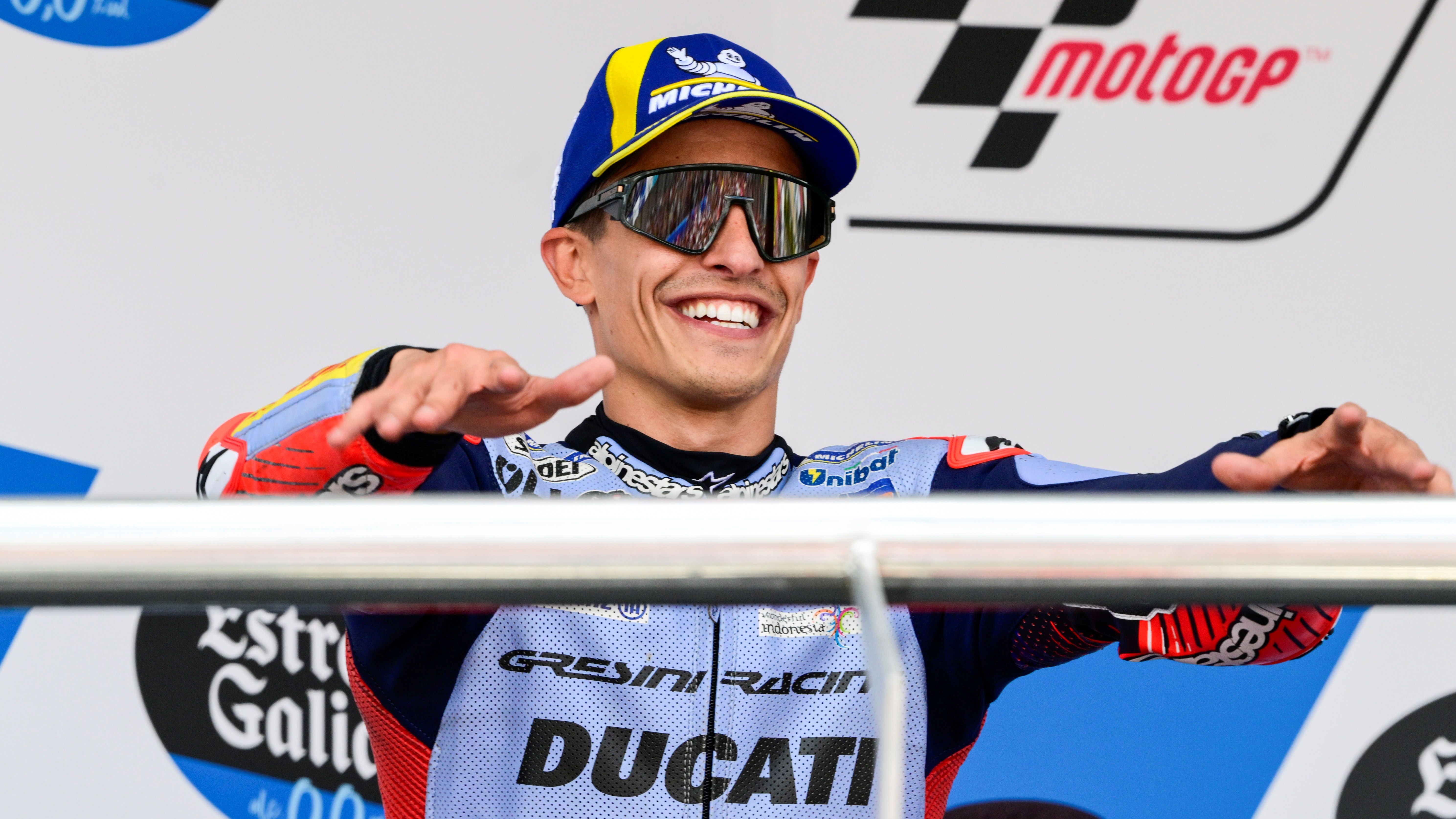 Marc Márquez festeja su primer podio con Ducati en Jerez