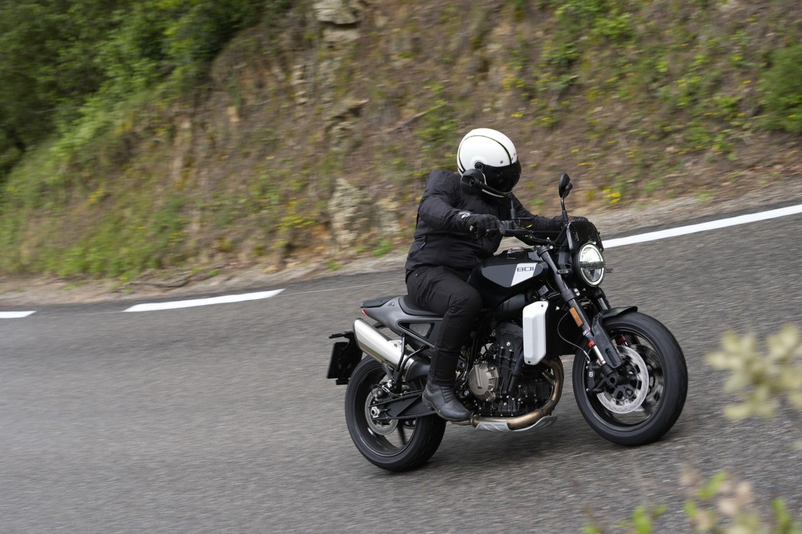 Fotos Husqvarna Svartpilen 801 2024