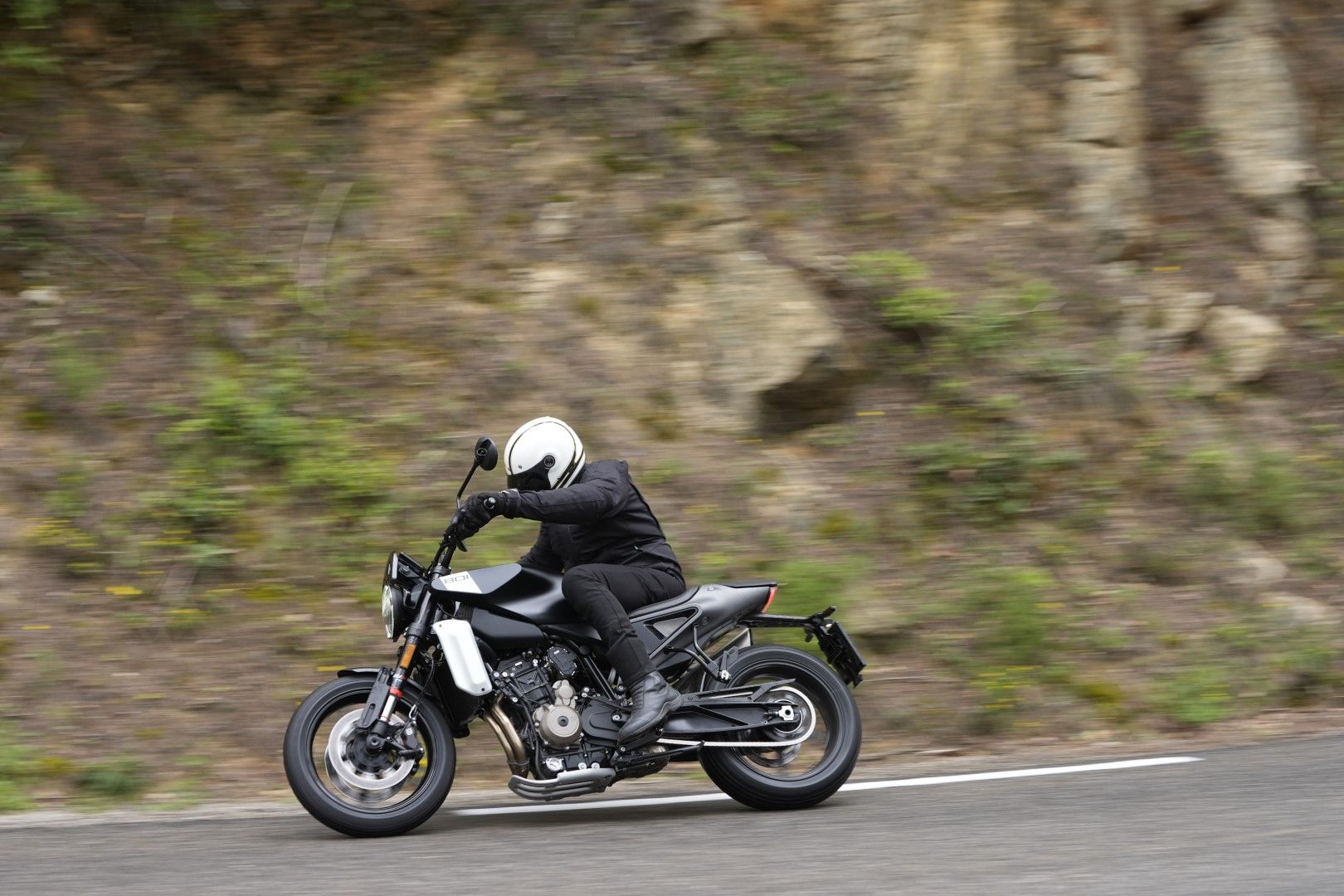 Fotos Husqvarna Svartpilen 801 2024