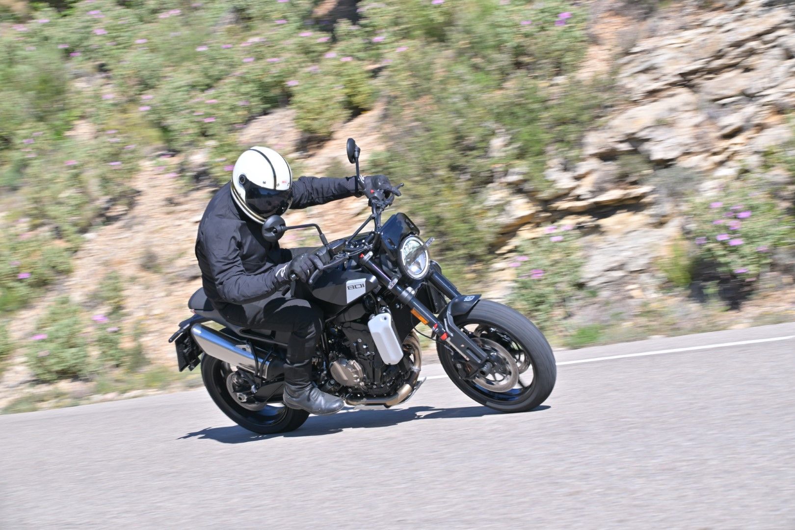 Fotos Husqvarna Svartpilen 801 2024
