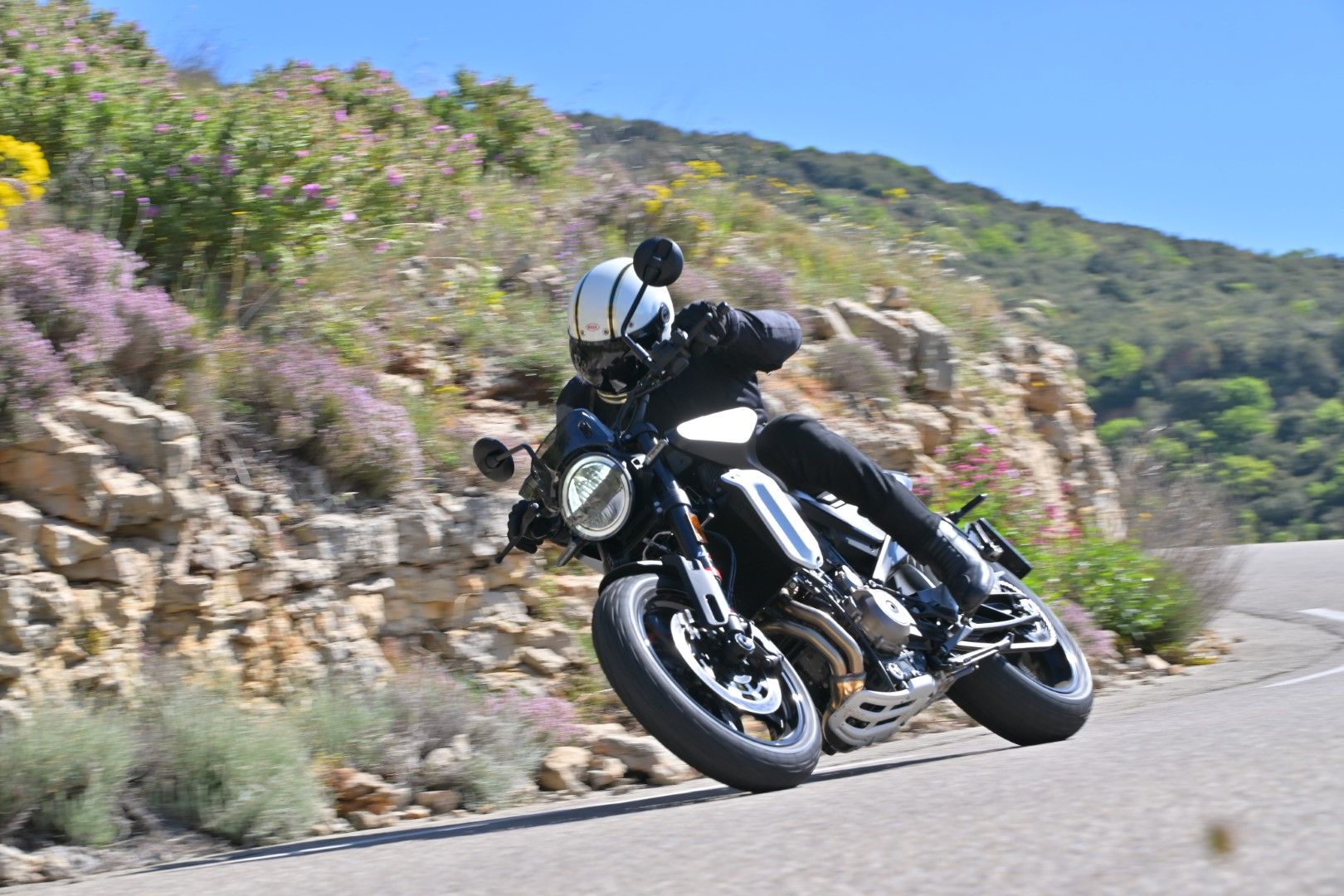 Fotos Husqvarna Svartpilen 801 2024