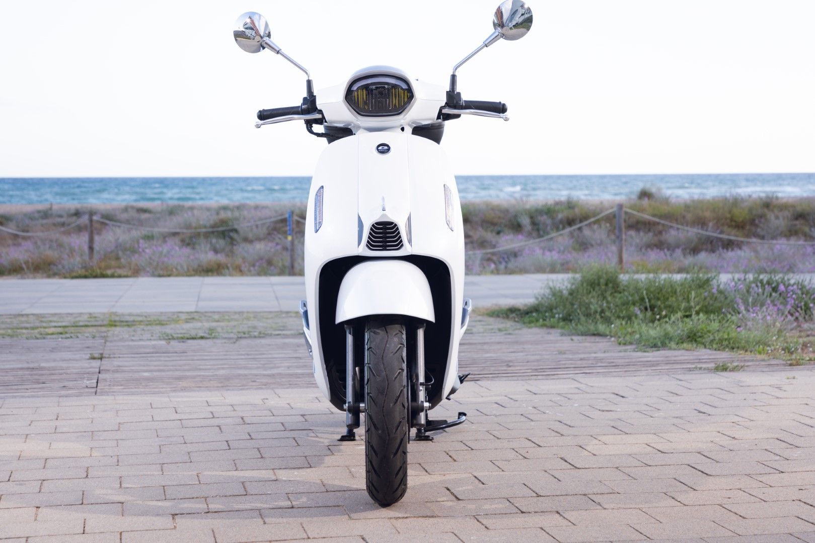 Fotos scooter QJ Motor LTR 125