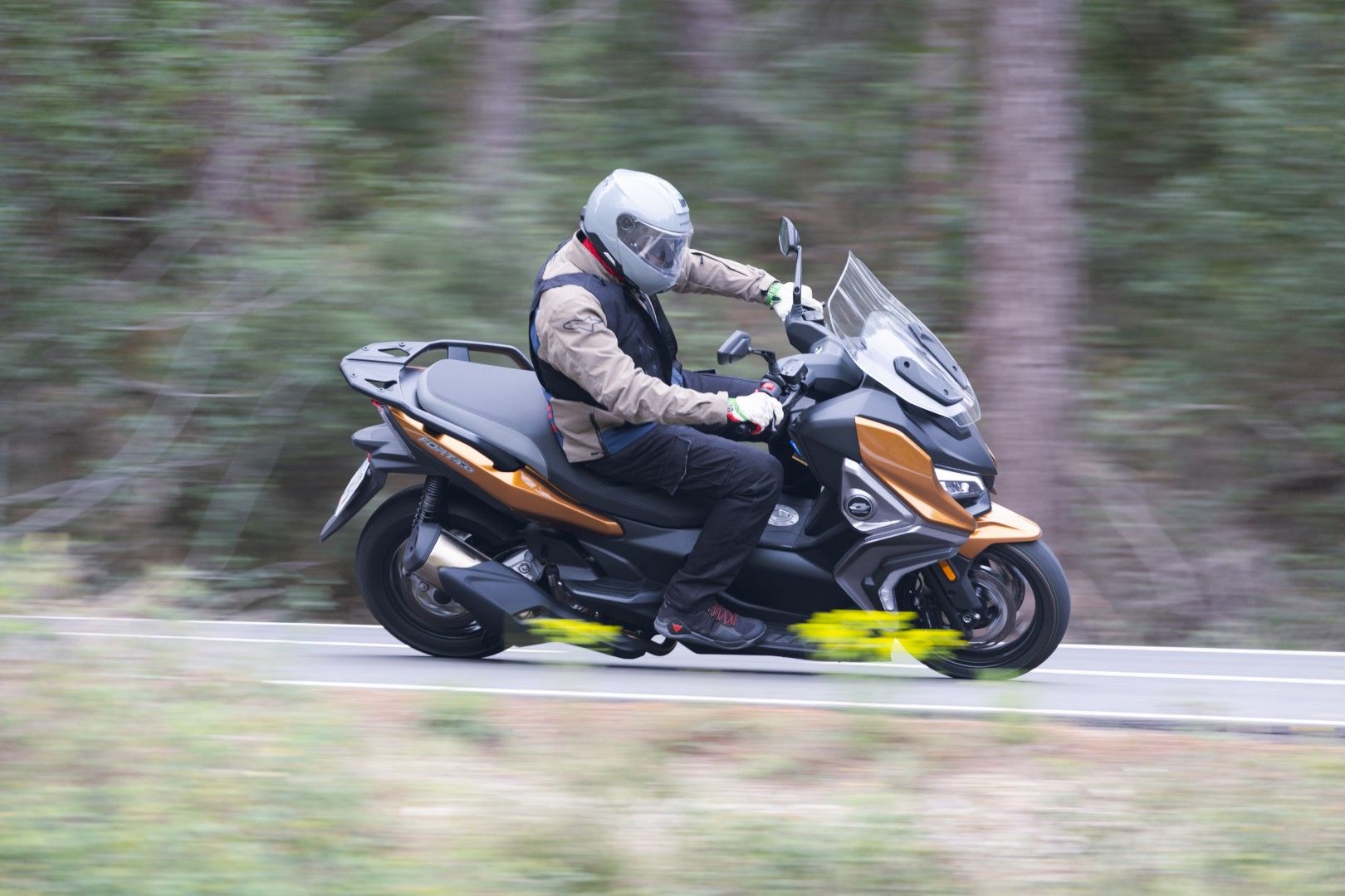 Fotos scooter QJ Motor Fort 4.0