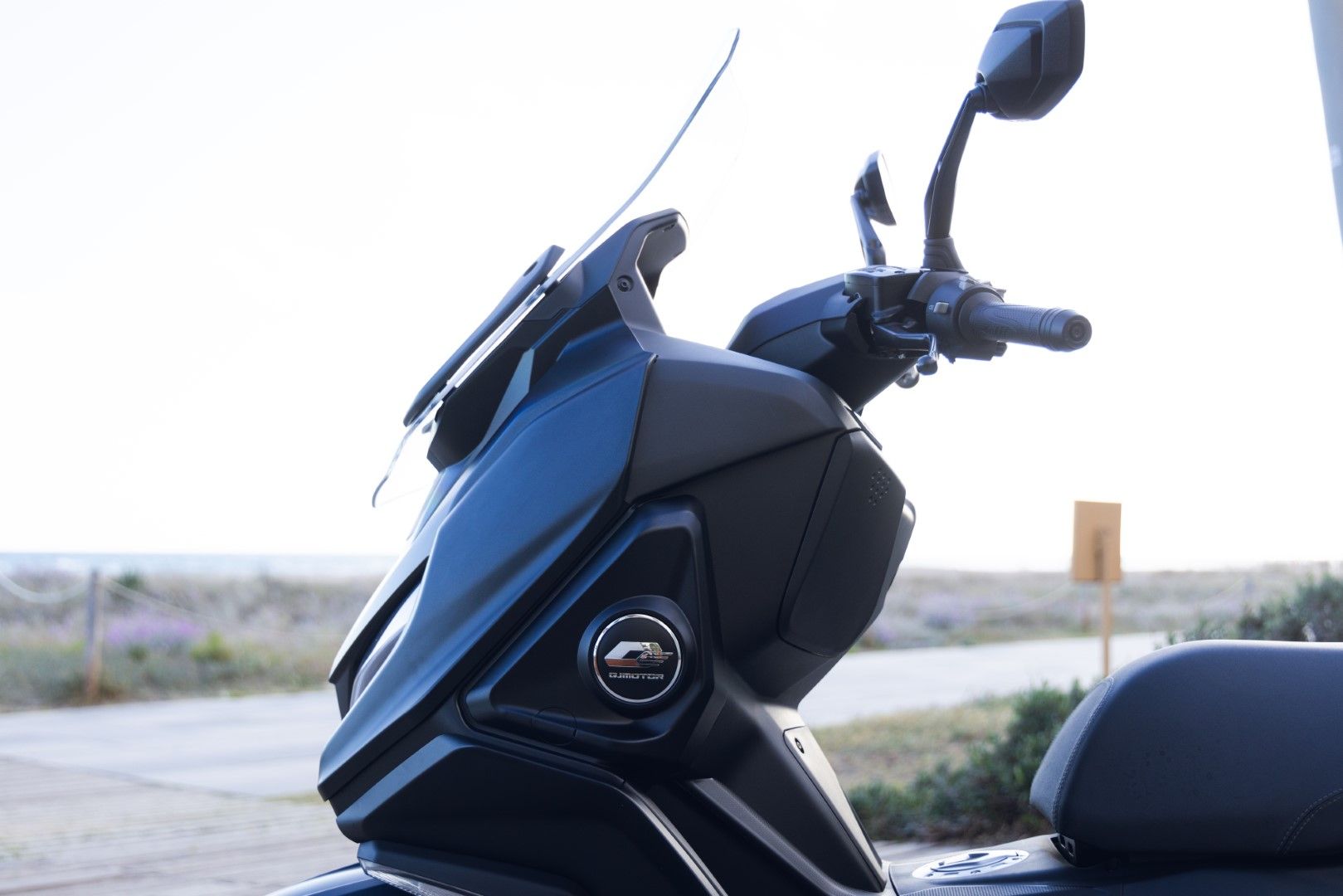 Fotos scooter QJ Motor Fort 4.0