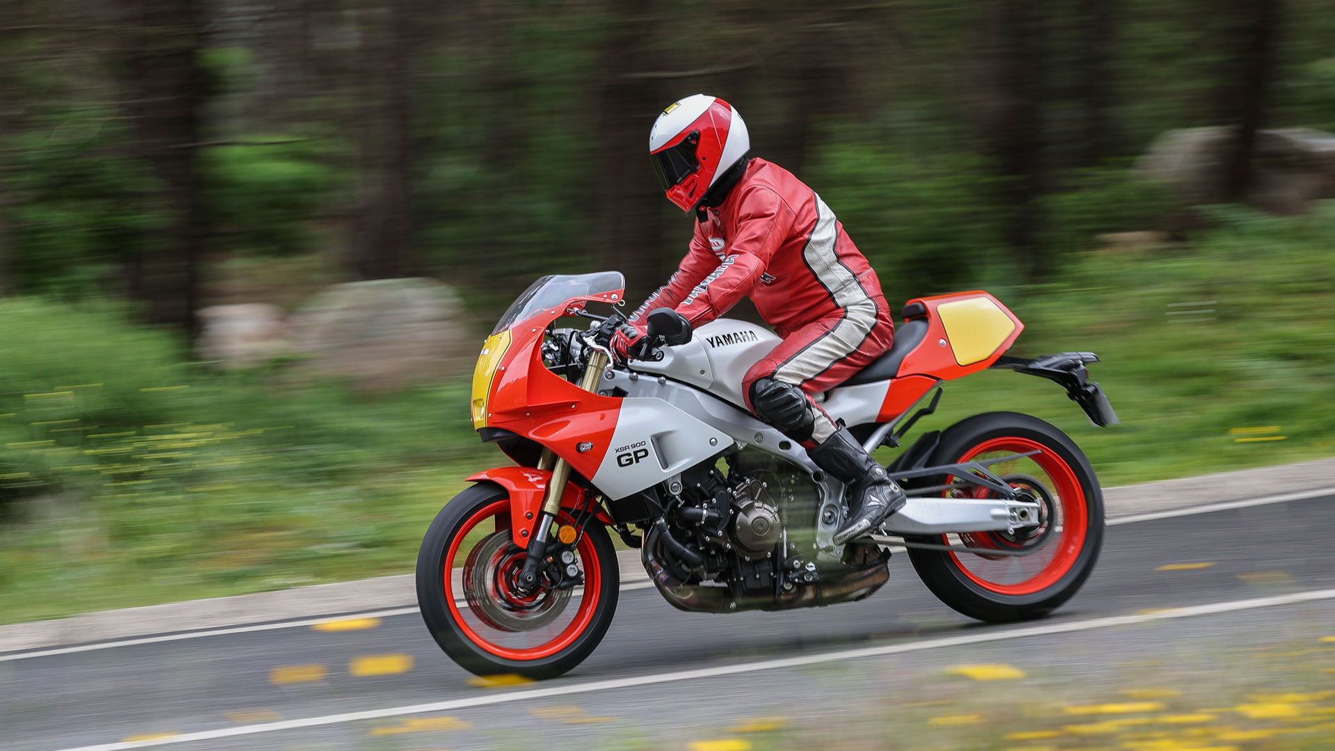 Yamaha XSR900 GP 2024 Accion (38)